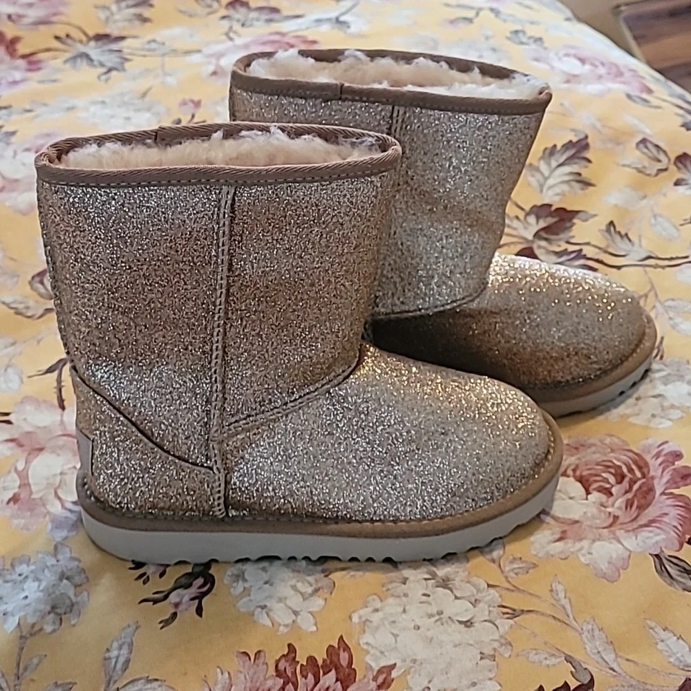 Girls Ugg Sparkly Gold Boots - Picture 5 of 5